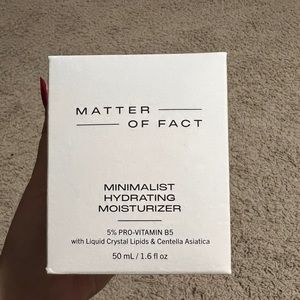 MATTER OF FACT
MINIMALIST HYDRATING
MOISTURIZER